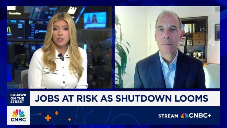 Mark Zandi: From a market perspective, government shutdown is 'no big deal'