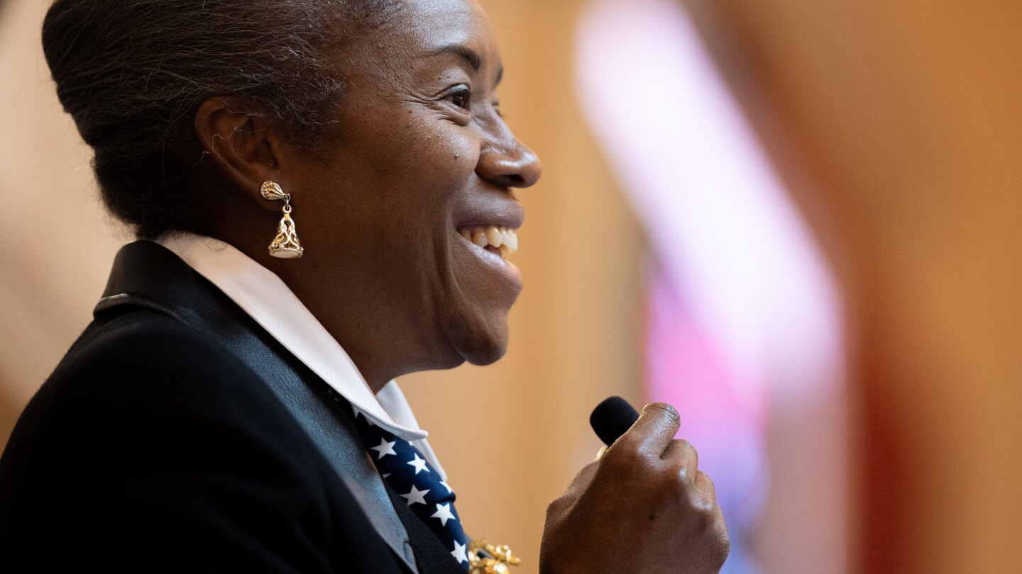 <br />
<b>Warning</b>:  Undefined variable $myimgalt in <b>/www/wwwroot/awdailynews.cn/wp-content/themes/ennews001/single.php</b> on line <b>213</b><br />
