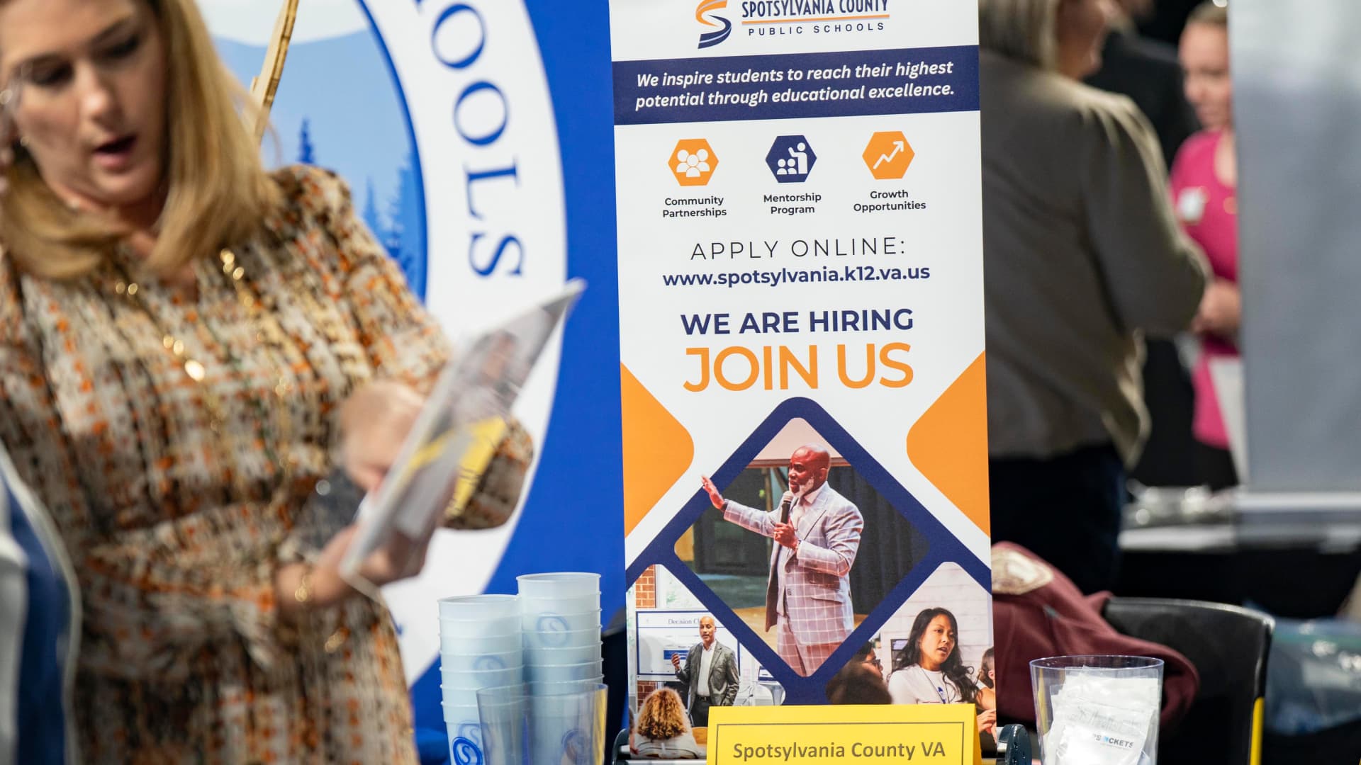 <br />
<b>Warning</b>:  Undefined variable $myimgalt in <b>/www/wwwroot/awdailynews.cn/wp-content/themes/ennews001/single.php</b> on line <b>213</b><br />
