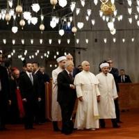 Crowd braves rain to flock to Pope Leo’s mass in Istanbul | National