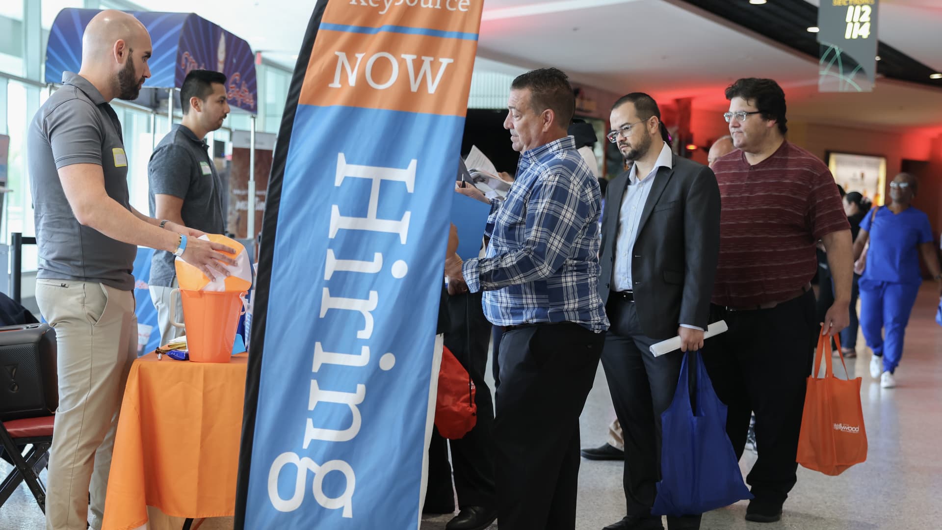 <br />
<b>Warning</b>:  Undefined variable $myimgalt in <b>/www/wwwroot/awdailynews.cn/wp-content/themes/ennews001/single.php</b> on line <b>213</b><br />
