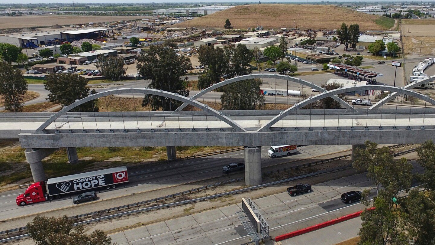 <br />
<b>Warning</b>:  Undefined variable $myimgalt in <b>/www/wwwroot/awdailynews.cn/wp-content/themes/ennews001/single.php</b> on line <b>213</b><br />
