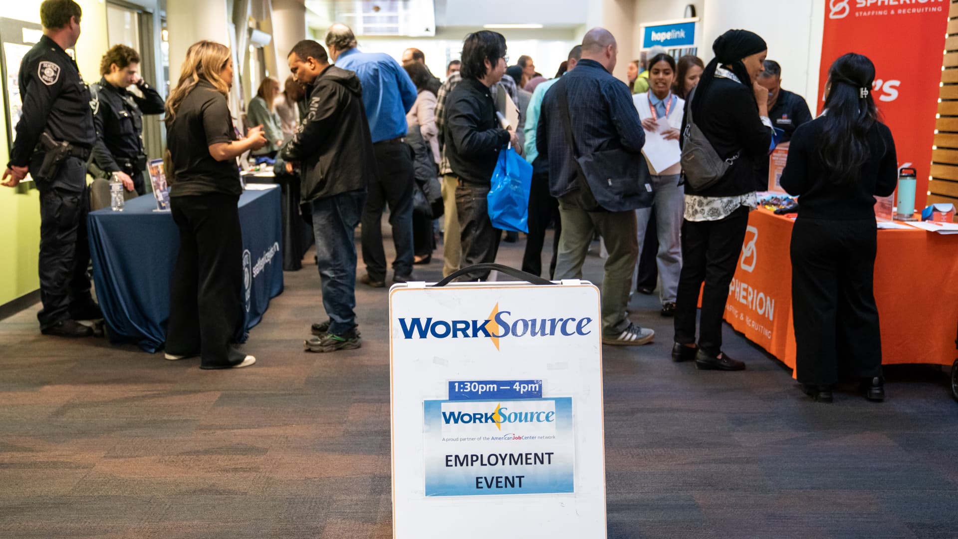 <br />
<b>Warning</b>:  Undefined variable $myimgalt in <b>/www/wwwroot/awdailynews.cn/wp-content/themes/ennews001/single.php</b> on line <b>213</b><br />
